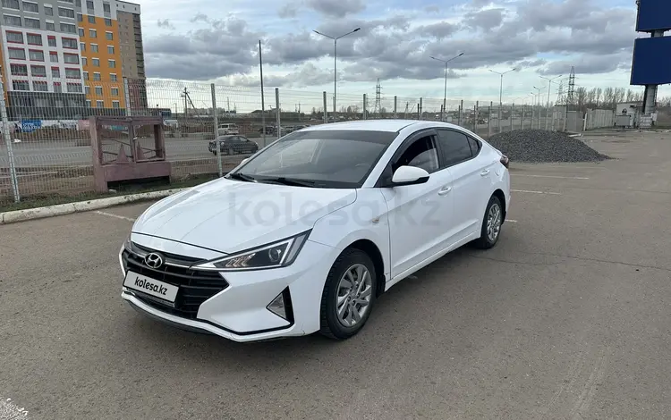 Hyundai Elantra 2019 года за 5 900 000 тг. в Астана