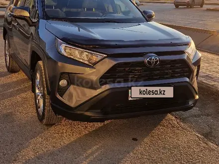 Toyota RAV4 2021 года за 16 000 000 тг. в Атырау – фото 6