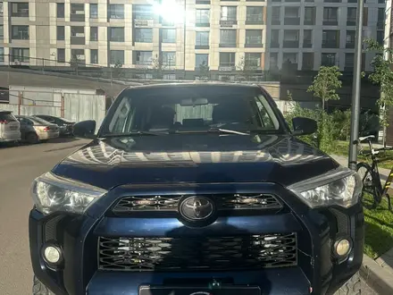 Toyota 4Runner 2014 года за 16 200 000 тг. в Астана