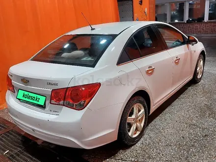 Chevrolet Cruze 2012 года за 3 900 000 тг. в Астана – фото 3