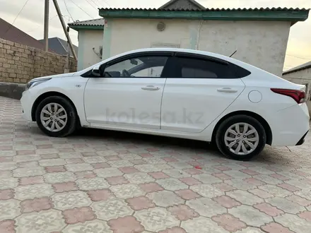 Hyundai Accent 2019 года за 6 600 000 тг. в Актау – фото 2