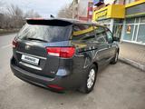 Kia Carnival 2016 года за 13 100 000 тг. в Актобе – фото 5