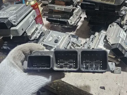 Блок управления двигателем АКПП компьютер мозги ЭБУ за 500 тг. в Алматы – фото 2
