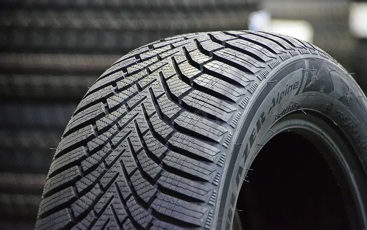 195/50R15 Ice Blazer Alpine + 82H Sailun за 22 500 тг. в Алматы