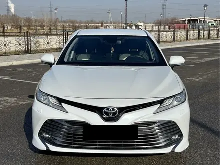 Toyota Camry 2020 года за 8 000 000 тг. в Шымкент