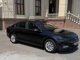 Volkswagen Passat 2022 года за 12 500 000 тг. в Алматы