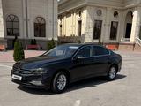 Volkswagen Passat 2022 года за 12 500 000 тг. в Алматы – фото 4