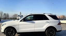 Mercedes-Benz ML 400 2014 годаfor16 900 000 тг. в Караганда – фото 3