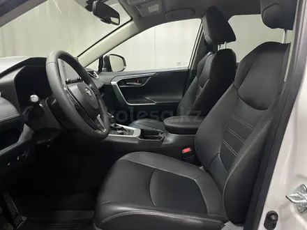 Toyota RAV4 Prestige 2021 года за 14 800 000 тг. в Алматы – фото 12