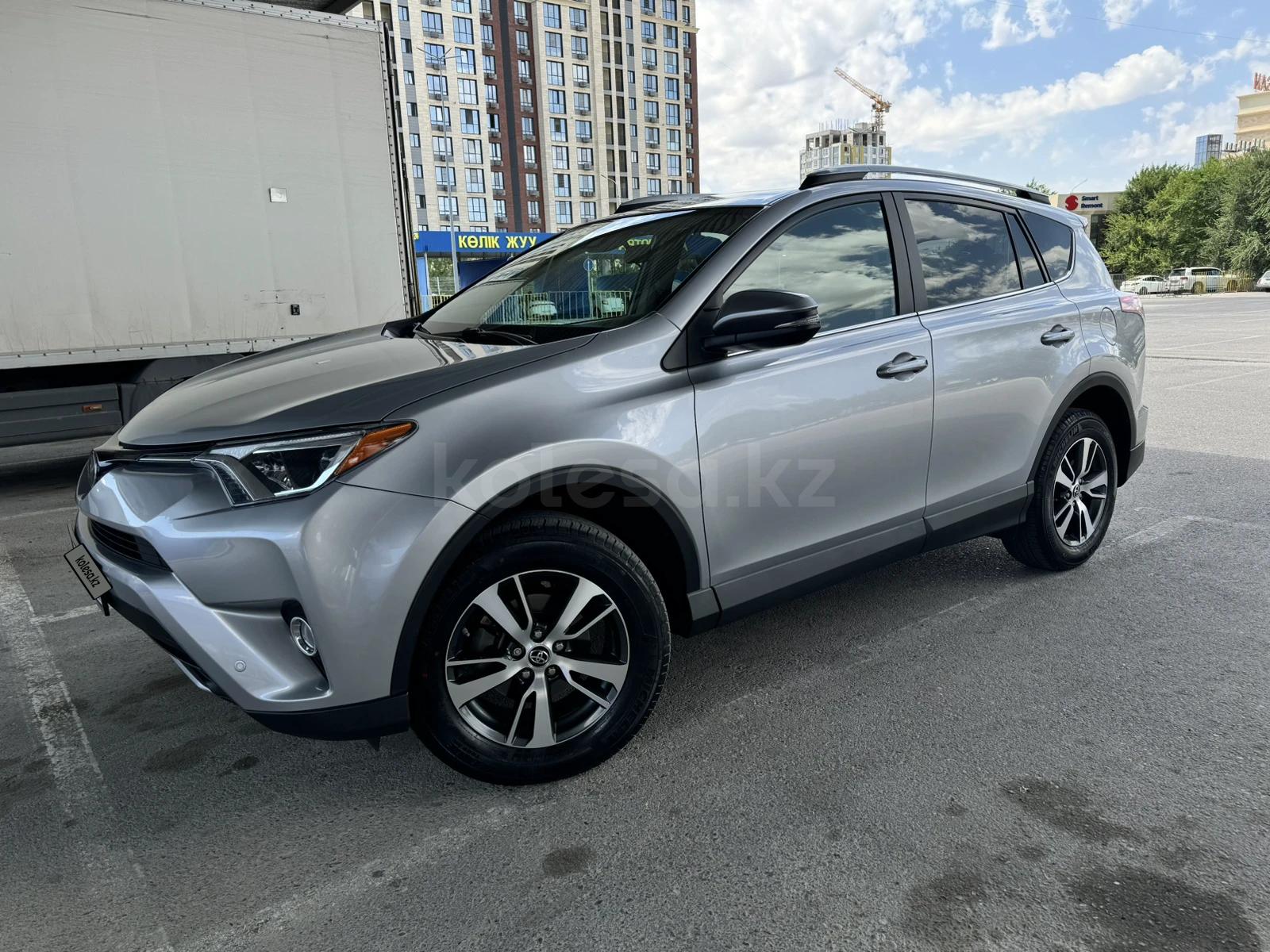 Toyota RAV4 2017 г.