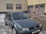 Volkswagen Golf 2002 годаүшін2 650 000 тг. в Караганда