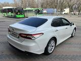 Toyota Camry 2018 года за 15 900 000 тг. в Алматы – фото 4