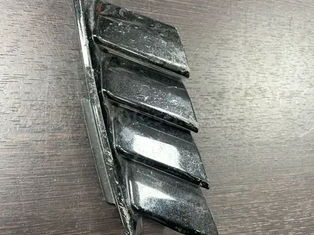 Заглушка решетки в бампер передний Toyota Corolla E210 за 10 000 тг. в Караганда