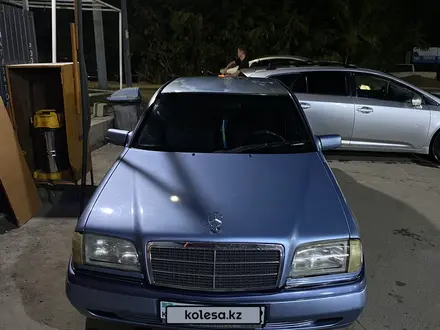 Mercedes-Benz C 220 1995 года за 2 000 000 тг. в Алматы – фото 2