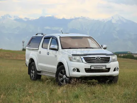 Toyota Hilux 2014 года за 11 500 000 тг. в Алматы