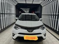 Toyota RAV4 2017 года за 12 990 000 тг. в Астана