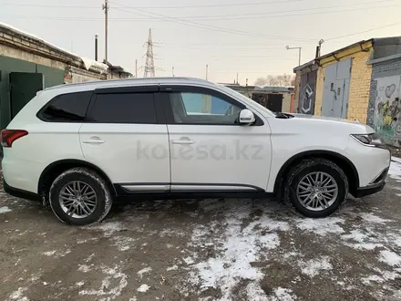 Mitsubishi Outlander 2015 года за 10 000 000 тг. в Костанай – фото 2