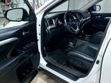 Toyota Highlander 2017 года за 14 500 000 тг. в Уральск – фото 3