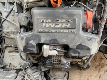 Двигатель HEMI Dodge RAM 5.7-литровый 16-клапанный V8 за 1 750 000 тг. в Алматы – фото 2