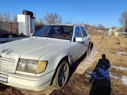 Mercedes-Benz E 230 1992 года за 750 000 тг. в Актобе – фото 3