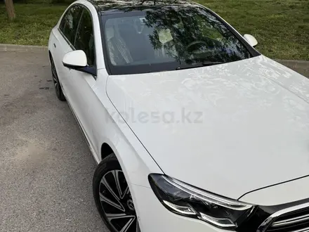 Mercedes-Benz E 300 2025 года за 36 500 000 тг. в Алматы – фото 11