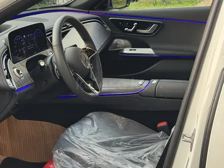 Mercedes-Benz E 300 2025 года за 36 500 000 тг. в Алматы – фото 21