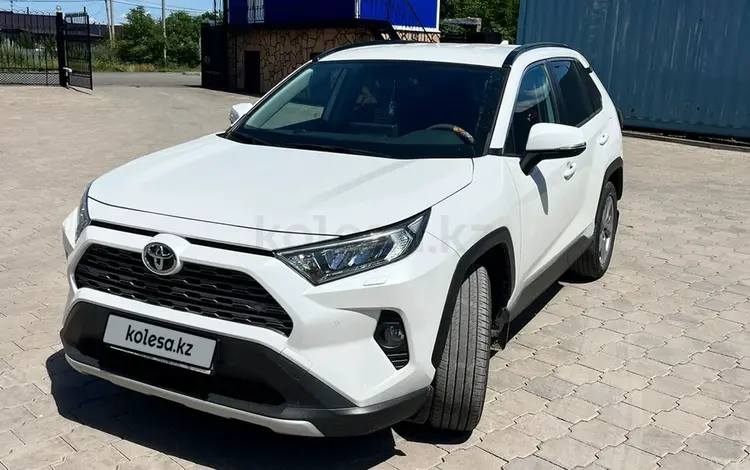 Toyota RAV4 2019 года за 15 700 000 тг. в Караганда