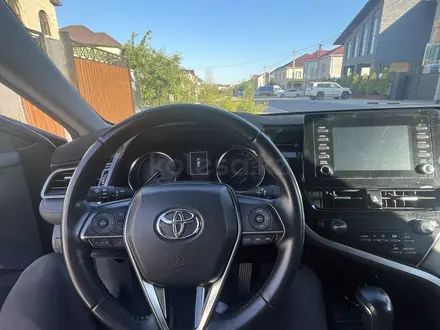Toyota Camry 2021 года за 14 500 000 тг. в Актау – фото 3