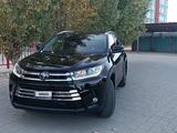 Toyota Highlander 2019 года за 19 999 999 тг. в Актобе