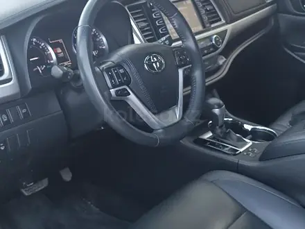 Toyota Highlander 2019 года за 19 999 999 тг. в Актобе – фото 11
