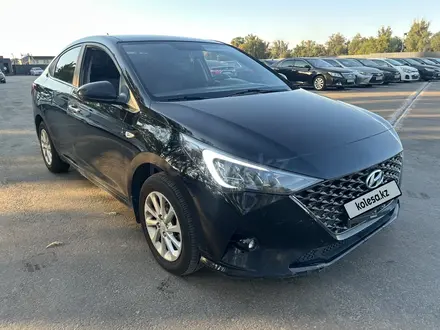 Hyundai Accent 2021 года за 5 536 600 тг. в Алматы – фото 3