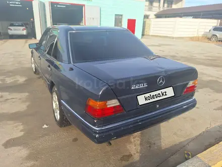 Mercedes-Benz E 220 1993 года за 1 100 000 тг. в Кызылорда – фото 5