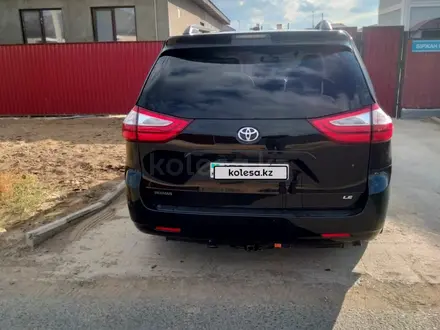 Toyota Sienna 2016 года за 12 000 000 тг. в Атырау – фото 3