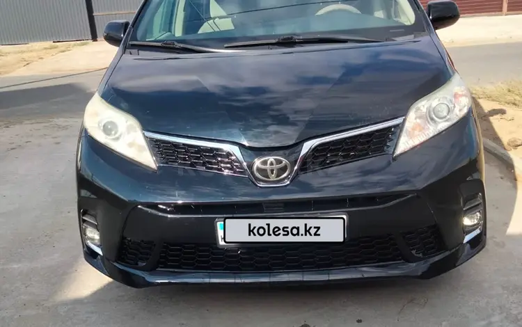 Toyota Sienna 2016 года за 12 000 000 тг. в Атырау