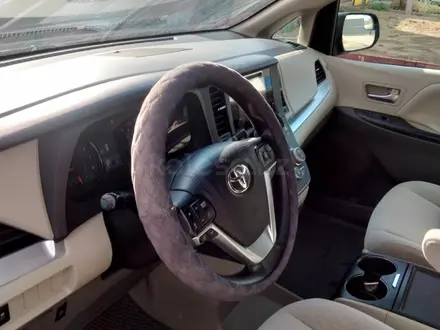 Toyota Sienna 2016 года за 12 000 000 тг. в Атырау – фото 9