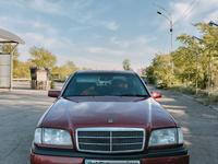 Mercedes-Benz C 200 1995 годаfor1 550 000 тг. в Караганда