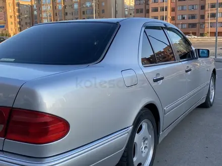 Mercedes-Benz E 320 1998 года за 4 600 000 тг. в Жанаозен – фото 5