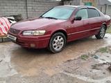 Toyota Camry 1998 годаfor3 500 000 тг. в Шымкент