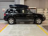 Volkswagen Touareg 2006 года за 4 990 000 тг. в Алматы – фото 5