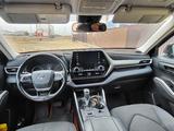 Toyota Highlander 2021 года за 21 000 000 тг. в Атырау – фото 5