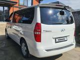 Hyundai Starex 2017 года за 13 500 000 тг. в Алматы – фото 2