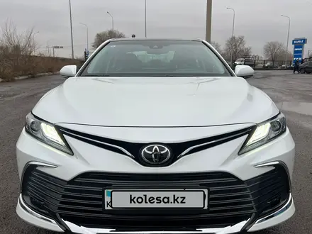 Toyota Camry 2022 года за 13 500 000 тг. в Жезказган – фото 3