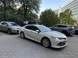 Toyota Camry 2018 года за 13 500 000 тг. в Алматы – фото 3