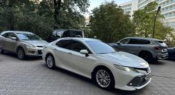 Toyota Camry 2018 года за 13 500 000 тг. в Алматы – фото 3