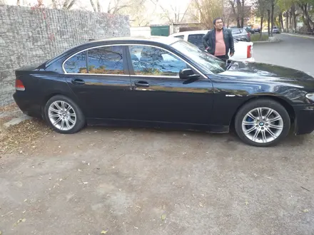 BMW 745 2002 года за 4 000 000 тг. в Атырау