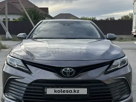 Toyota Camry 2021 года за 13 500 000 тг. в Кызылорда – фото 2