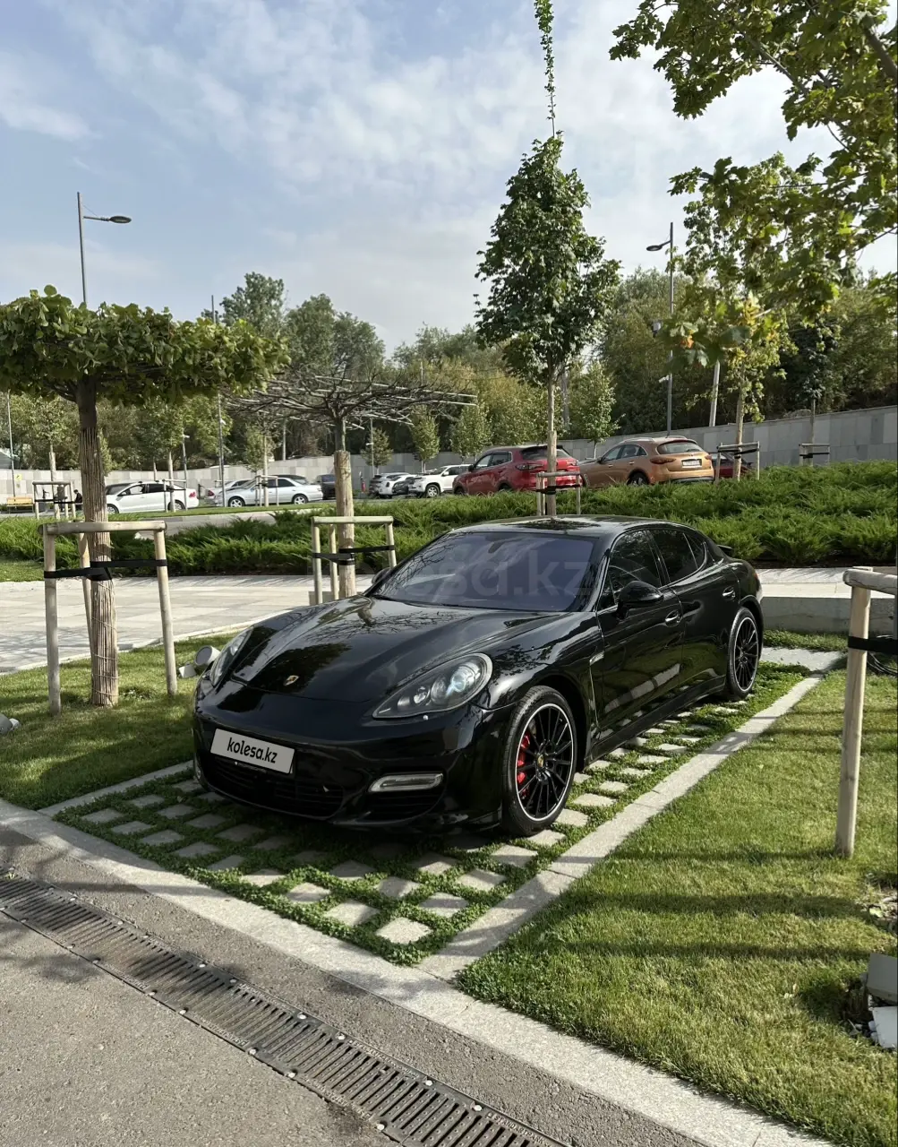 Porsche Panamera, 2011