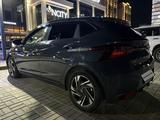 Hyundai i20 2023 года за 7 100 000 тг. в Астана – фото 2