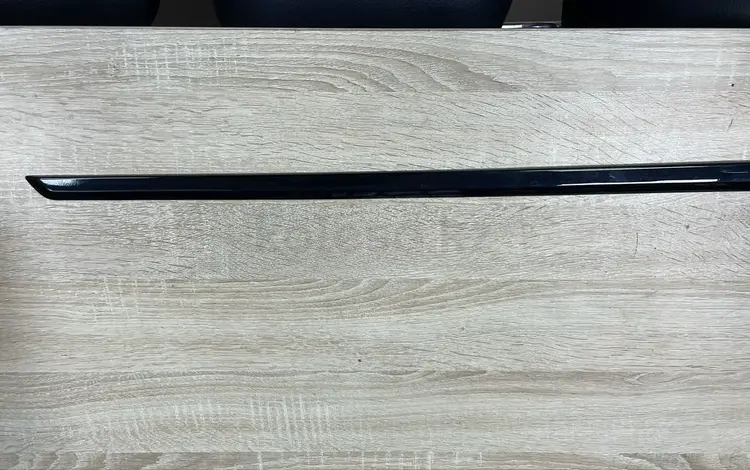 Заднаяя накладка правой двери Rav 4e 50 за 25 000 тг. в Караганда