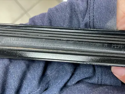 Заднаяя накладка правой двери Rav 4e 50 за 25 000 тг. в Караганда – фото 2